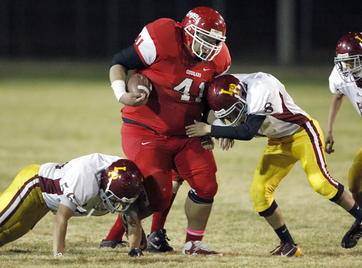 400-pound high school running back makes impact - The Columbian