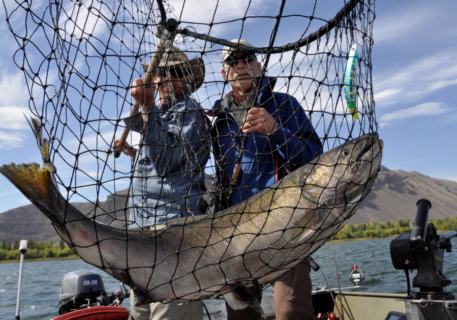 Legislation would extend Columbia River fishing fee - The Columbian