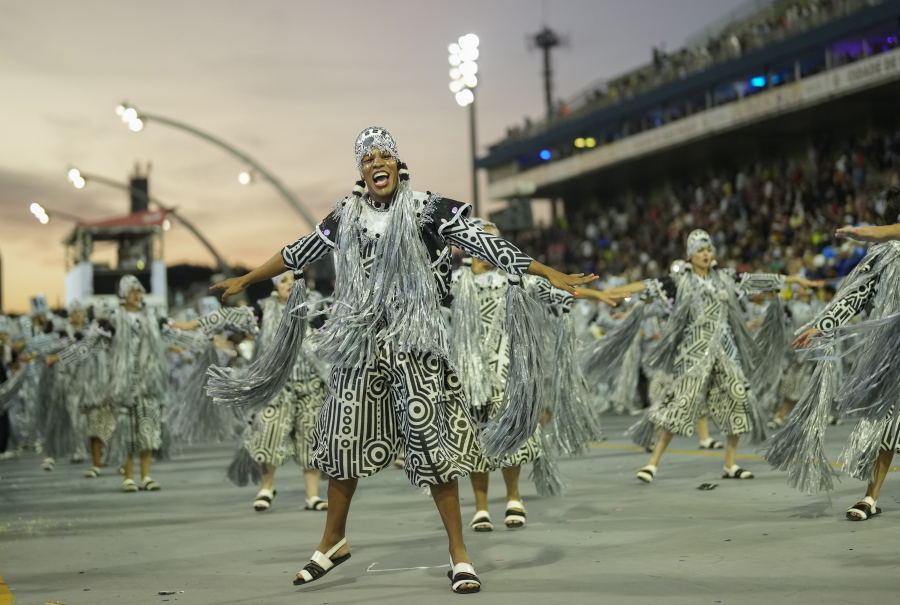 Rio's Carnival festivities return after two-year hiatus - The
