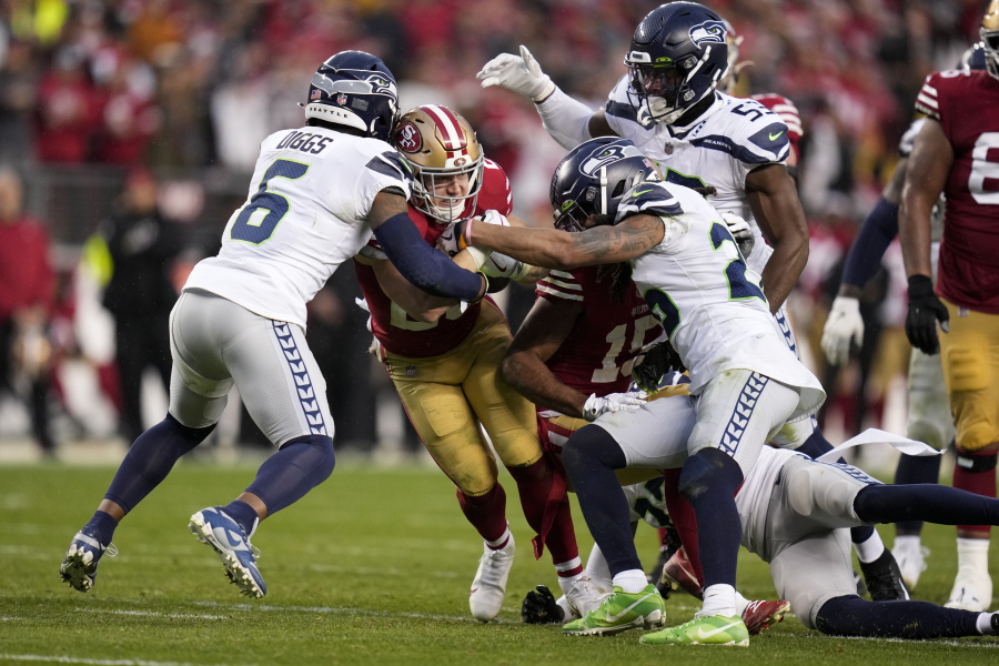 Analysis: Seahawks defense continues trend of locking down opponents in  second half - The Columbian
