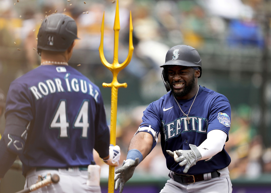 Trammell, Kirby help Mariners complete sweep of Athletics - The Columbian