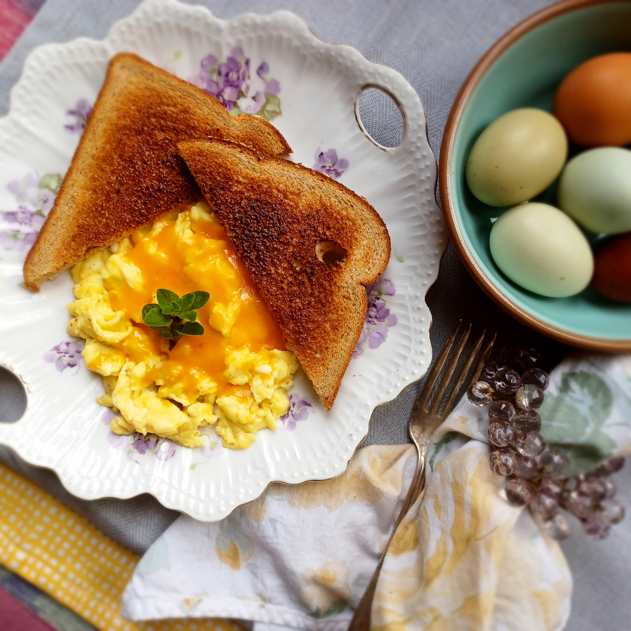Simple Scrambled Eggs Recipe